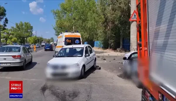 Accident grav în Târgoviște. Mașina sport a fost distrusă aproape în totalitate. În ce stare este șoferul
