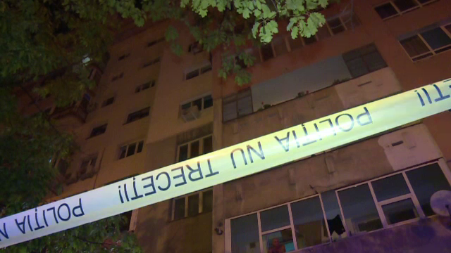 Mama gemenilor din Ploiești care au murit după ce au căzut de la etajul zece spune că nu aveau cum să deschidă geamul