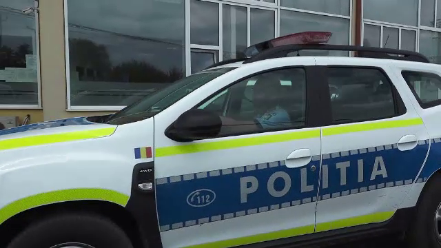 Percheziții în Reghin, după un conflict cu săbii și topoare între două clanuri rivale. Patru persoane au fost arestate