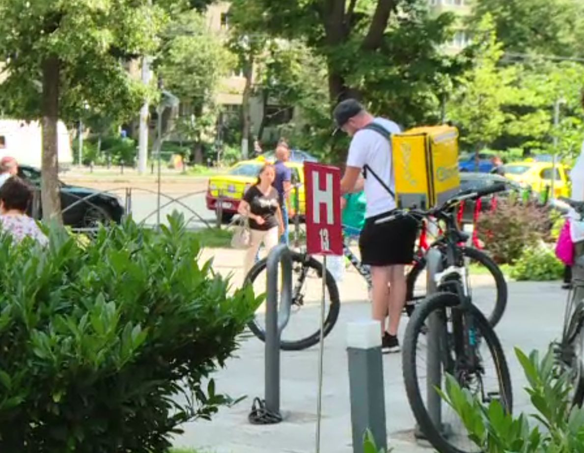 Cât câștigă un curier Glovo în 2022