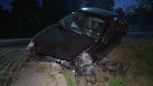 Accident grav în Argeș. Trei persoane aflate pe un spațiu verde au fost lovite în plin de o mașină