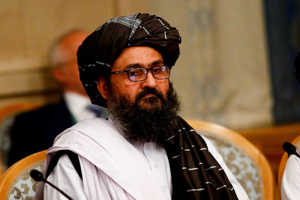 Cine este Abdul Ghani Baradar, virtual președinte în Afganistan. Eliberat de SUA, a scris codul de conduită al talibanilor