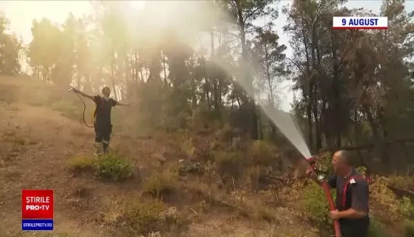 Pompierii care au participat la misiunile de stingere a incendiilor din Grecia, înaintaţi în grad