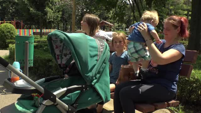 Concurență mare pentru un loc la creșă. Părinții fac rezervări și cu doi ani înainte