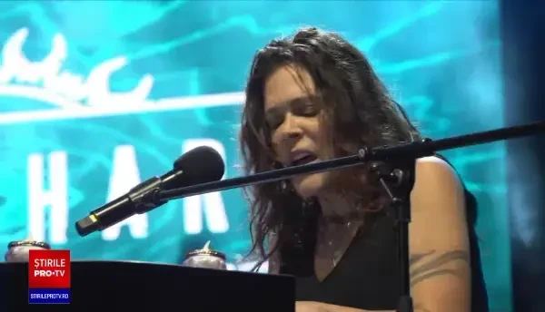 Beth Hart, la festivalul de blues de la Brezoi: ”Românii sunt așa de calzi și pupăcioși”