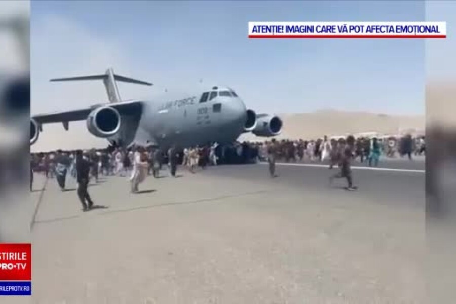 Haos la Kabul. Un cadavru a fost găsit în trenul de aterizare al unui C-17 american