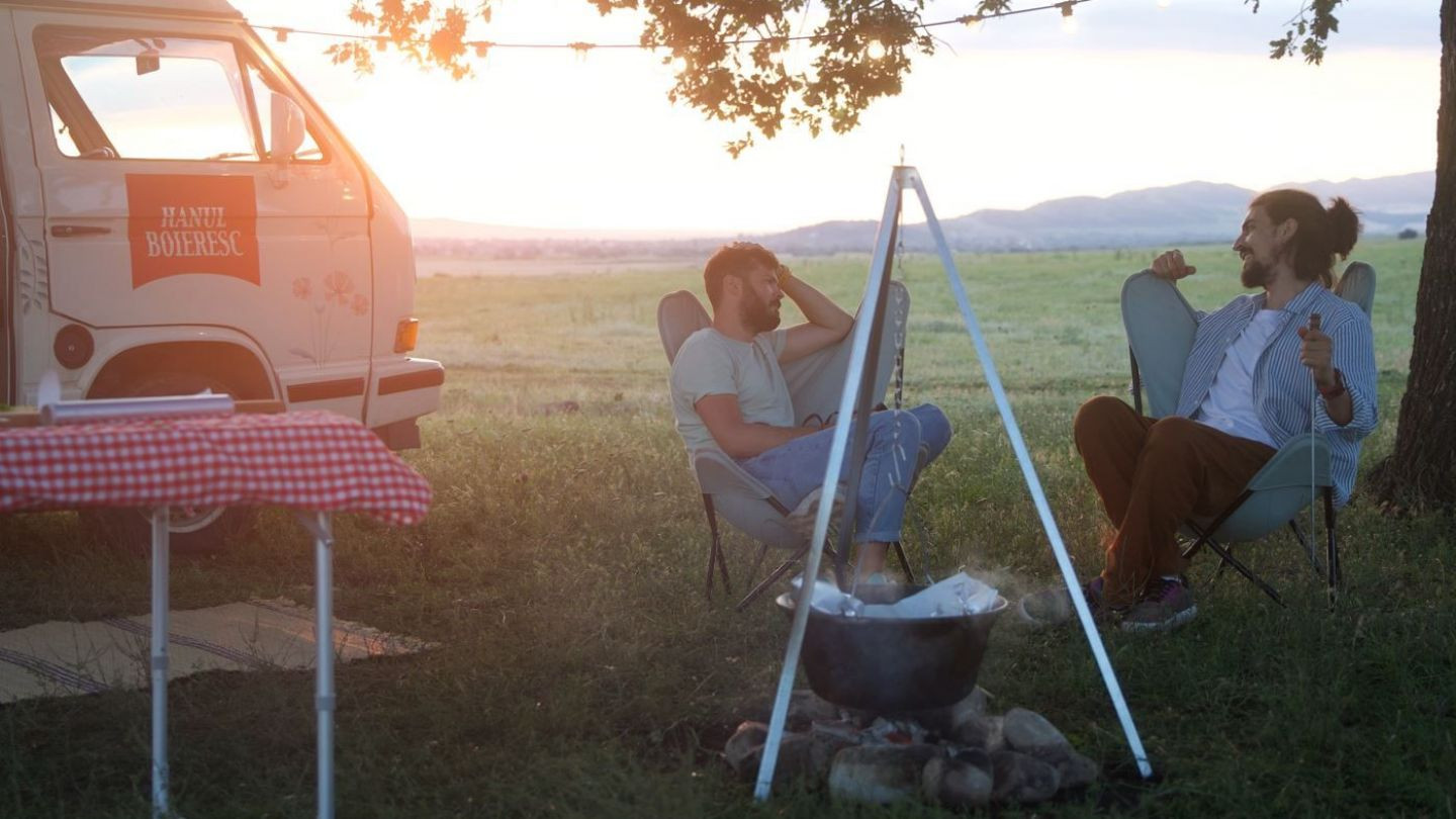 (P) Chef Alex Petricean, aventură culinară cu bucătăria de vară pe patru roți