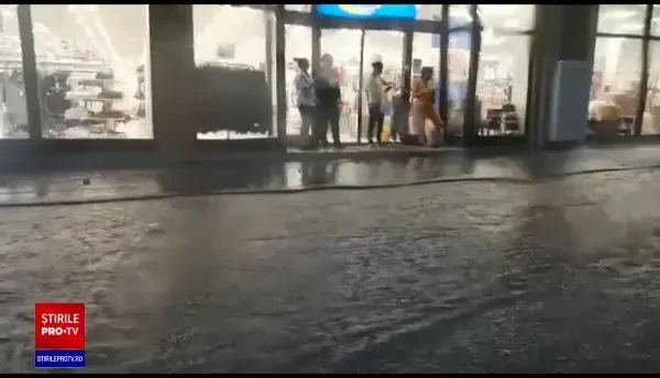 Caniculă și furtuni puternice. Cum va fi vremea în următoarele două săptămâni