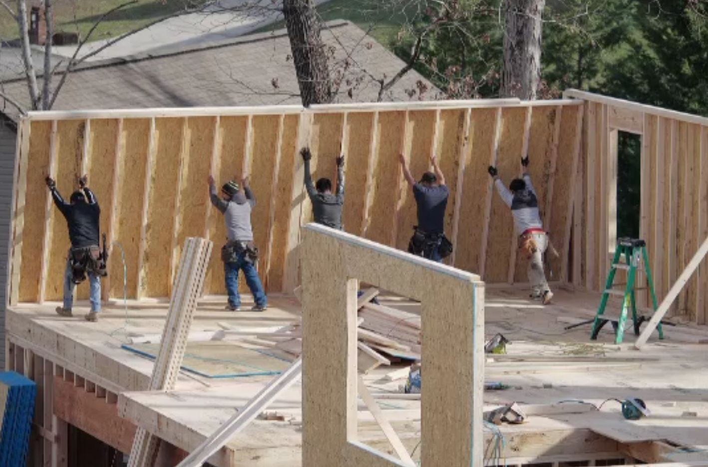 Elevii care au picat BAC-ul vor să muncească în Germania, în fabrici, ori să fie curieri. Sunt recrutați imediat după școală