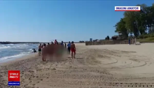 Operaţiune de salvare contracronometru în Neptun, după ce un bărbat a intrat în mare în ciuda avertizărilor