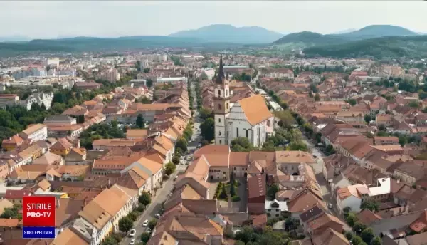 Festival cu vinuri și produse tradiționale în zona veche a Bistriței, pentru promovarea pasajelor renovate