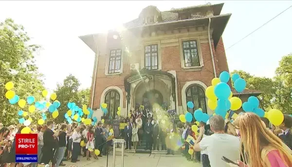 Lupta pentru şefia PNL a intrat în linie dreaptă. Discursurile celor doi candidați