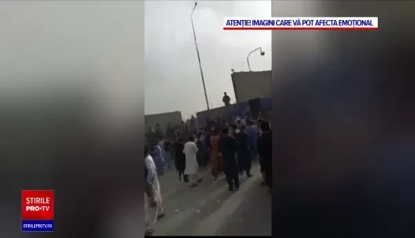 Disperarea de pe aeroportul afgan: Încerc să intru. Am fost la americani, m-au lovit. M-am dus la germani, m-au bătut cu bâta