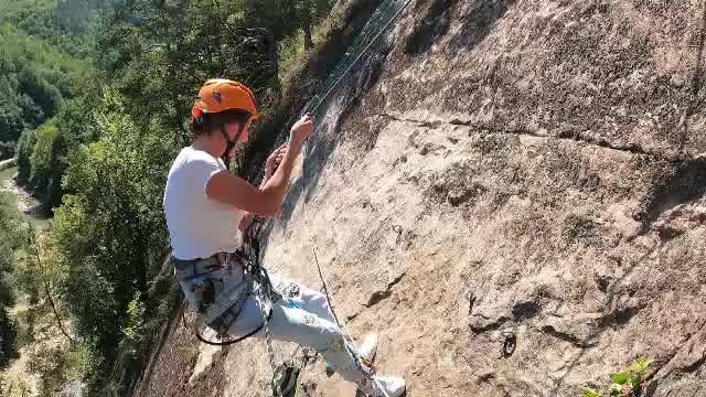 Turism în județul Buzău. Cățărare și tiroliană pe Vadu Oii, sporturi pe apă pe lacul Siriu