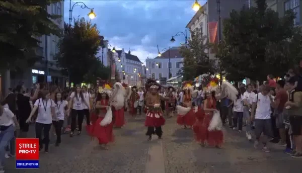 A început Festivalul Internațional de Teatru din Sibiu. Străzile orașului au fost animate de muzică și dans