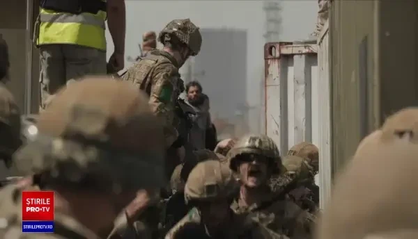 Șapte afgani au murit la porțile aeroportului din Kabul. „Oamenii din primele rânduri sunt pur și simplu striviți”