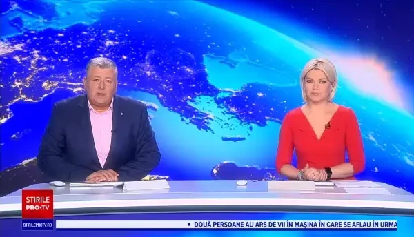 Un tren a lovit o mașină, în Miercurea Ciuc. Doi oameni au murit, iar locomotiva a luat foc