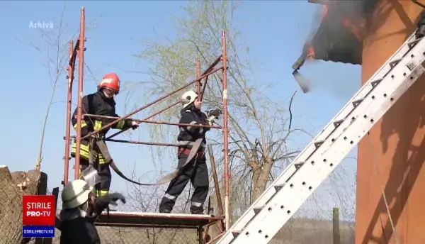 Incendiul, principala cauză a distrugerilor de locuințe în 2020. Cum ne ajută polița de asigurare obligatorie