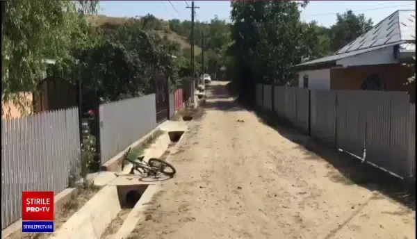 Fetiță de un an și jumătate, ucisă de unchiul său, la Galați. Nu a văzut-o și a călcat-o cu mașina