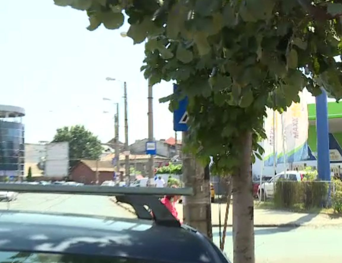 Lipsa indicatoarelor rutiere contribuie la producerea accidentelor. Numai în București lipsesc mii de semne de circulație