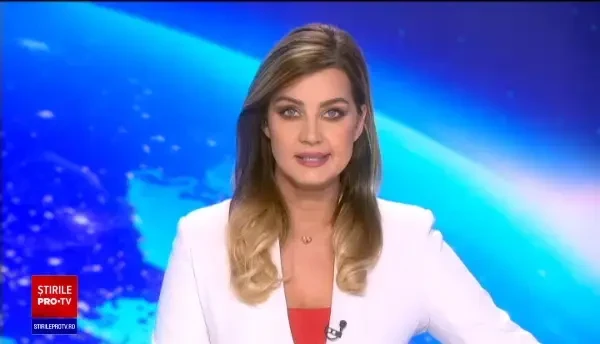 VIDEO. Şoferul unui TIR a ruşit să evite în ultimul moment un pieton. Femeia de 90 de ani a scăpat ca prin minune