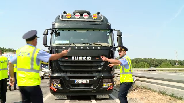 Jumătate dintre camioanele verificate sunt supraîncărcate. Unele TIR-uri au și 20 de tone peste limită. Cum evită controalele