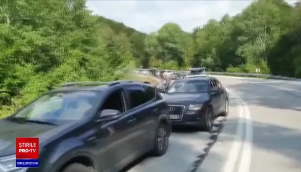 Sute de români care se întorc din Turcia, prinși într-o aglomerație de coșmar. Cozile de mașini s-au întins pe kilometri