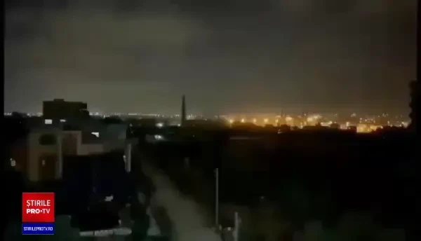 Filmul atacurilor de lângă aeroportul din Kabul, revendicate de ISIS-K. Două explozii au ucis cel puțin 90 de oameni