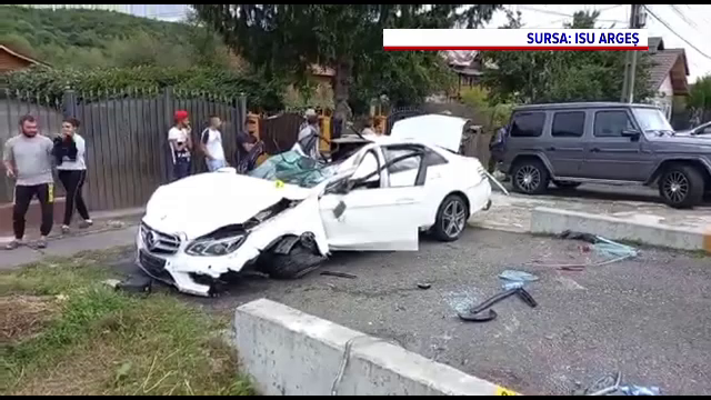 O femeie și cei doi copii ai săi, răniți într-un accident. Șoferița a pierdut controlul volanului și a intrat pe contrasens