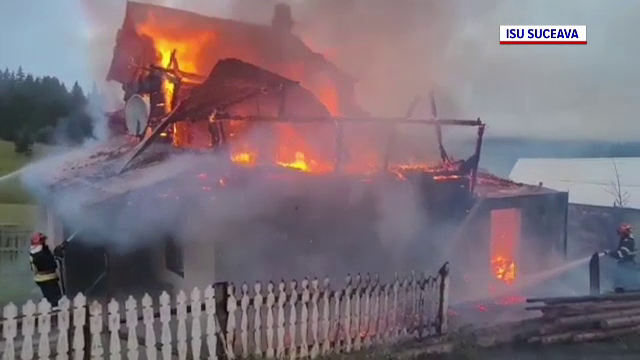 O bătrână a murit carbonizată după ce casa i-a fost cuprinsă de flăcări