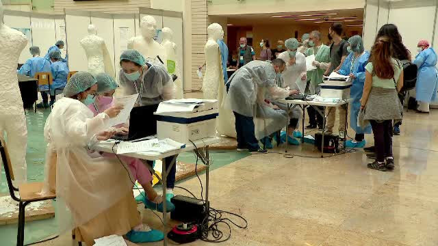 Cum se pot înscrie românii deja vaccinați la Loteria de vaccinare. Premiile vor fi în bani