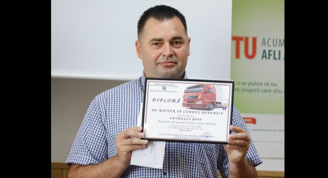 Șoferul de TIR care a evitat în ultima clipă o femeie de 90 de ani a primit o ”Diplomă de master”