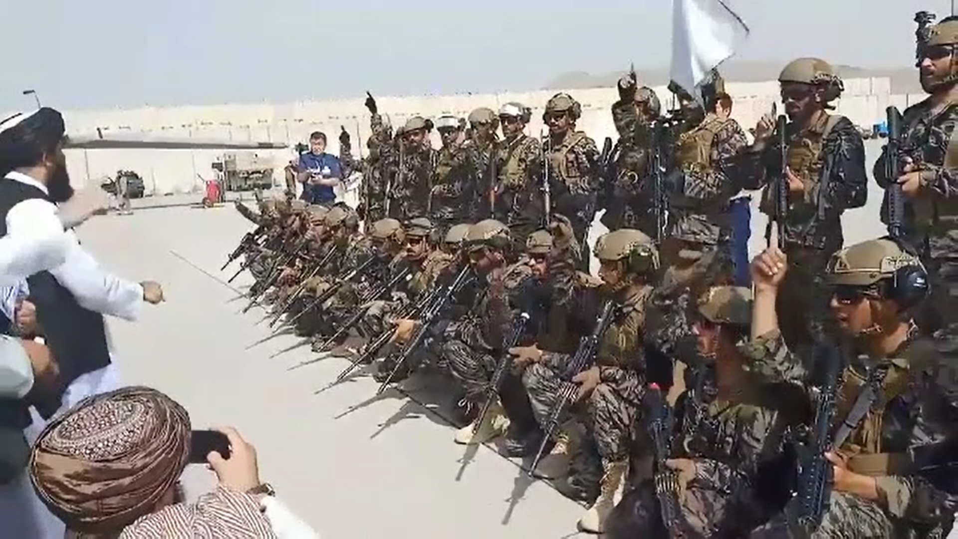 Retragerea din Afganistan s-a încheiat. Cel mai lung război din istoria Americii, un eșec total