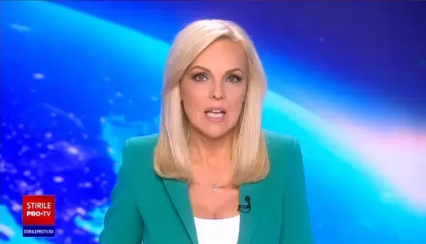 VIDEO. Un elefant flămând a intrat într-o clădire și a mâncat mâncarea pisicii