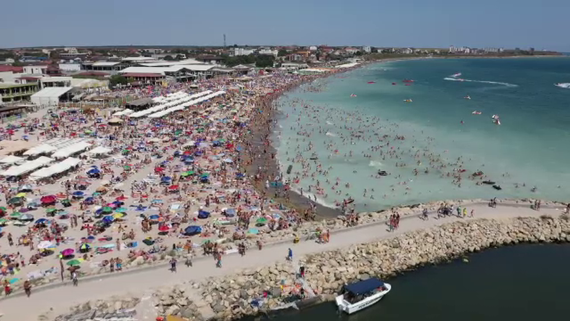 Sezonul estival pe litoralul românesc se apropie de final. Hotelierii fac reduceri majore