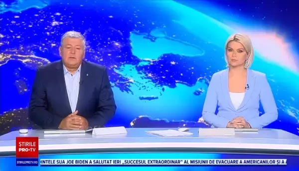 O femeie și o fetiță de 11 ani au murit, după ce au fost lovite de o mașină în timp ce erau în faţa curţii