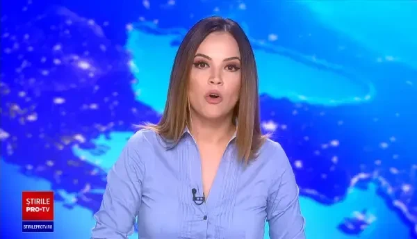 O femeie și o fetiță de 11 ani au murit, după ce au fost lovite de o mașină în timp ce erau în faţa curţii