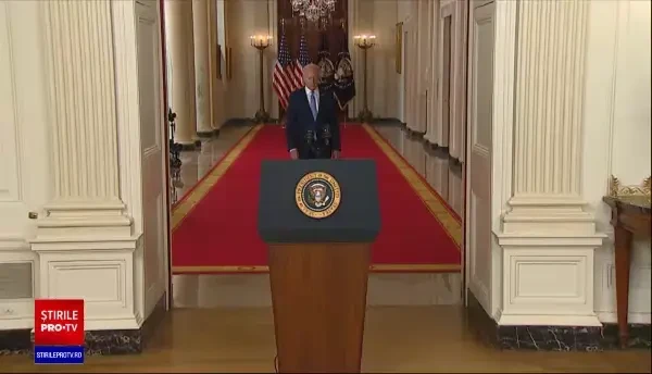 Talibanii fac inventarul armamentului american, pe care militarii din SUA spun că l-au distrus