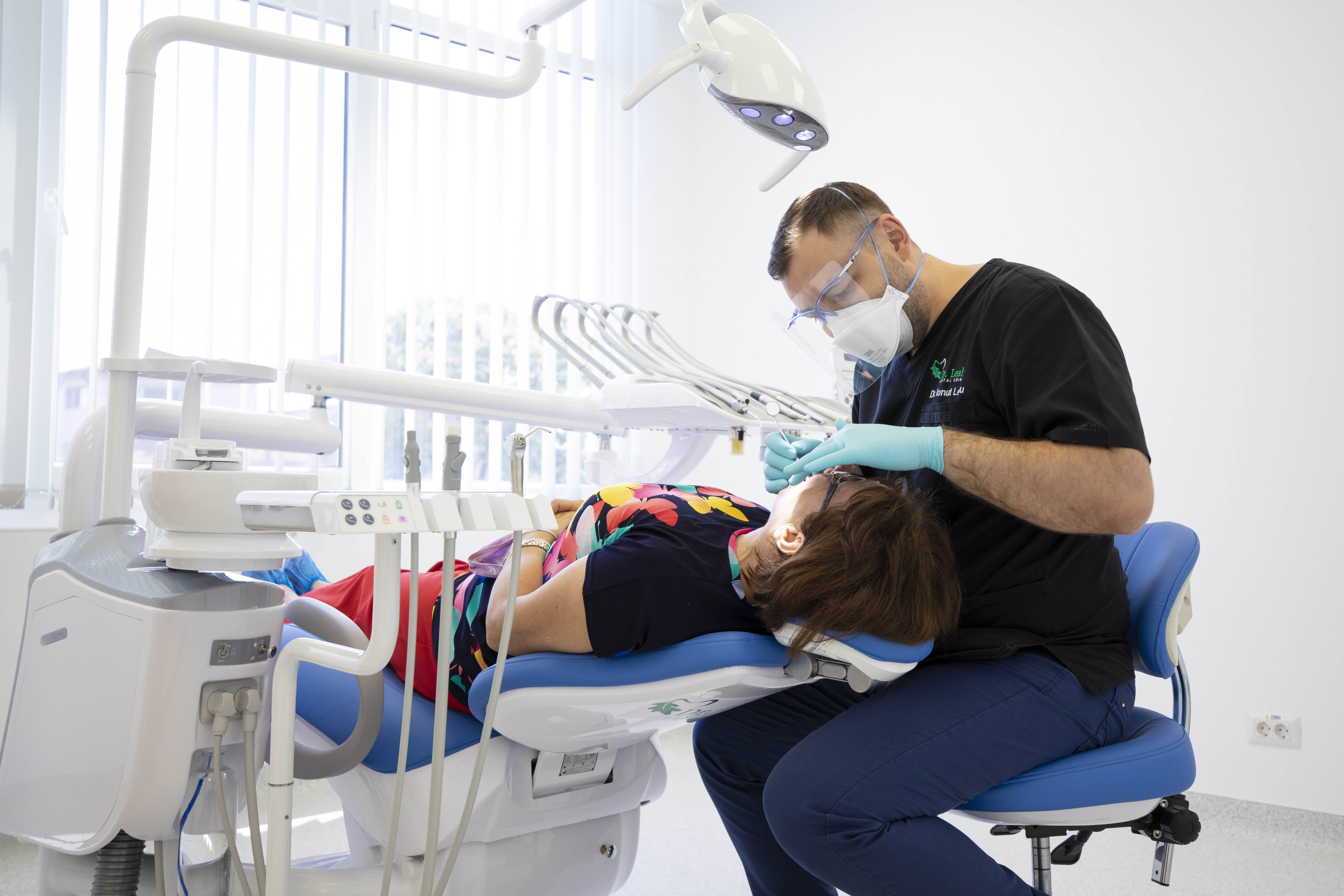 Turismul dentar, o afacere de succes pentru clinicile dentare din Rom&acirc;nia