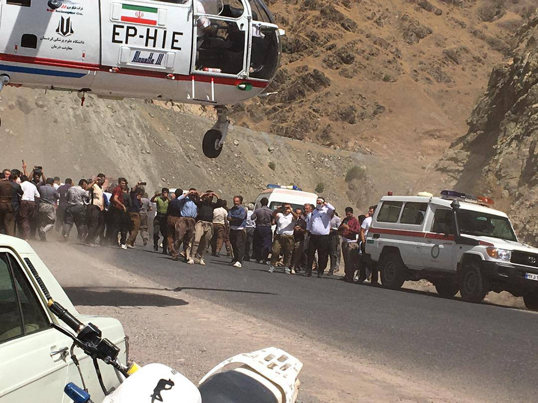 Cel puţin 14 morţi într-un accident, în Iran. Un microbuz a căzut într-o răpă. VIDEO