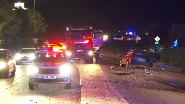 Două mașini s-au făcut bucăți. Un șofer care tocmai ajungea acasă a murit în accident, în județul Cluj