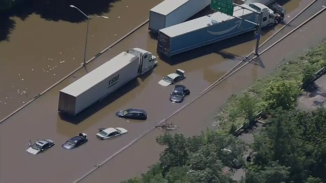 Catastrofele lăsate în spate de furtuna tropicală Ida. Zeci de oameni au murit