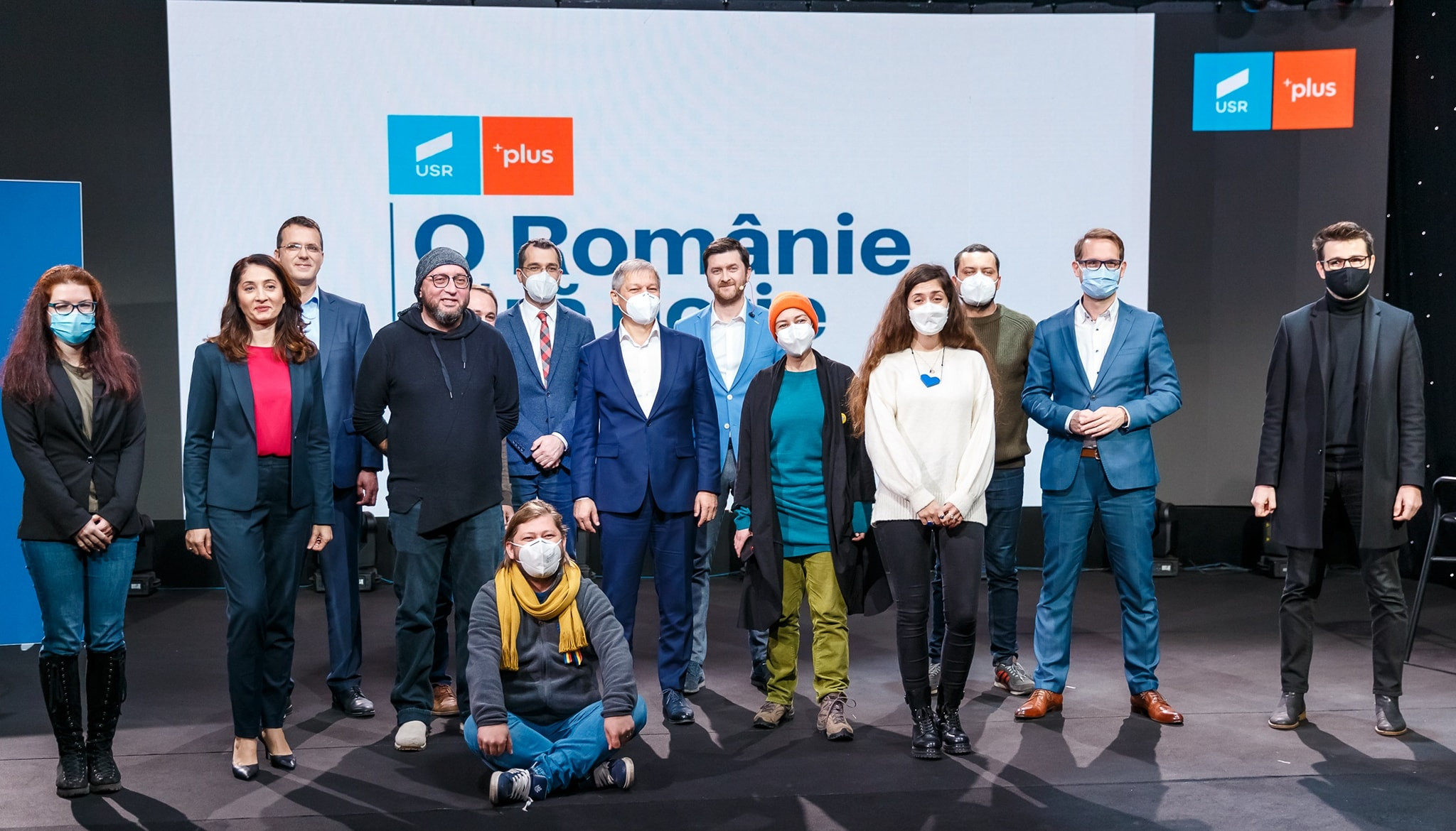 Reacție din USR PLUS: A ieşit preşedintele orchestrator să spună că ăia mici i-au vărsat ciorba în poală