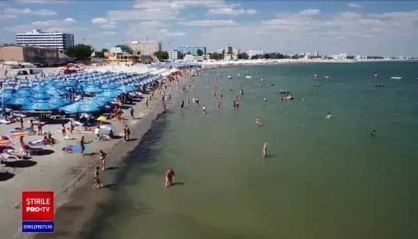 Primul weekend de toamnă a adus vara înapoi pe litoral. Hotelierii se întrec în oferte - cu cât au scăzut prețurile
