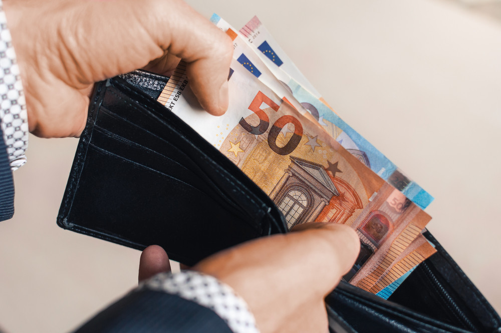 Curs valutar BNR, luni, 27 septembrie 2021. Leul, impasibil față de congresul PNL