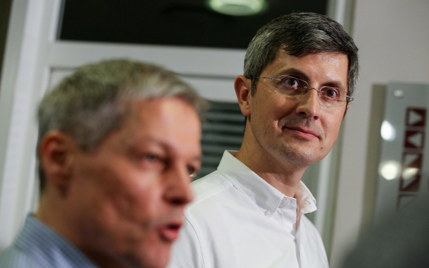 Moţiunea de cenzură USR PLUS-AUR nu poate fi citită și votată. PSD s-a retras din ședința BPR