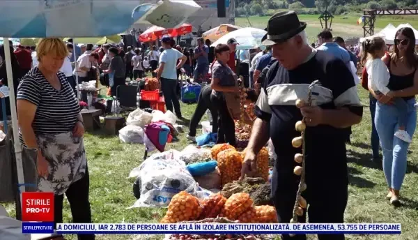 Muzică, dans, voie bună și multă ceapă, la „Târgul Cepelor”. Totuși, recolta nu e la fel de bună ca în alți ani