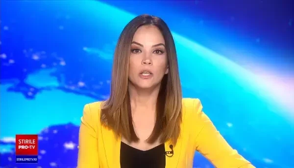 O mamă și-a aruncat copilul de pe tobogan. Băiatul a ajuns la urgențe