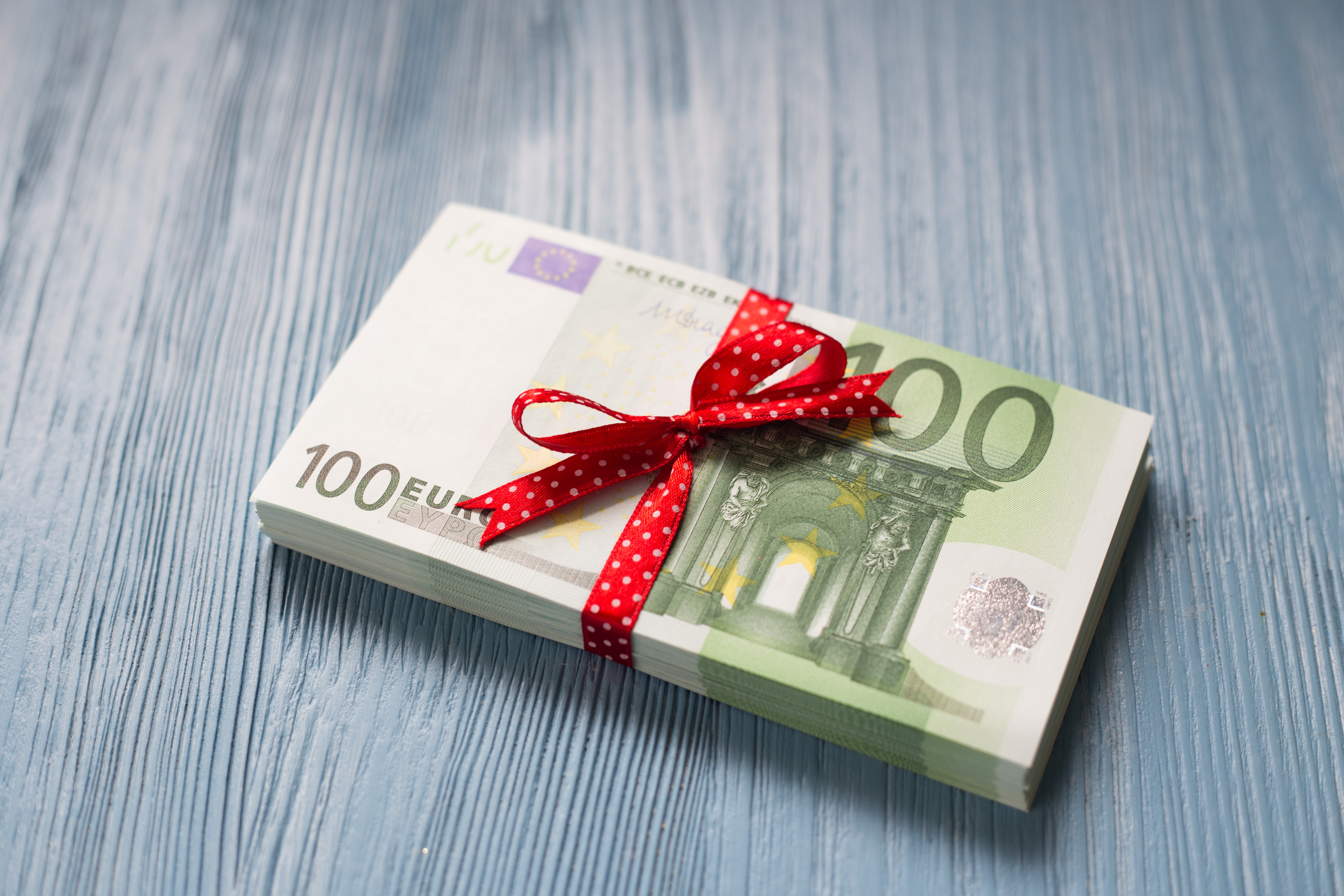 Angajații nevaccinați nu vor primi bonusuri de Crăciun. Ce companie a luat această decizie