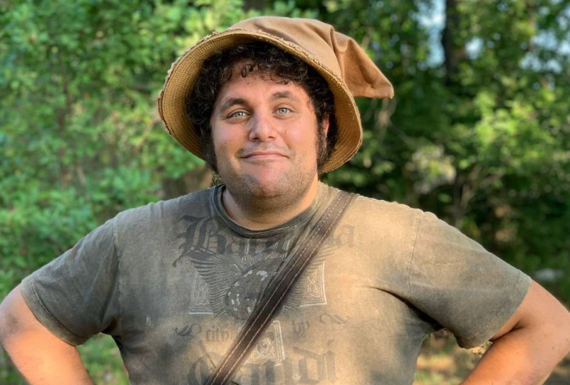 Povestea patiserului care trăiește de trei ani asemenea unui hobbit din „Lord of the Rings”